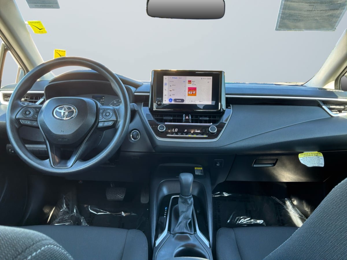 Used 2025 Toyota Corolla LE w/ LE Premium Package FWD image 10