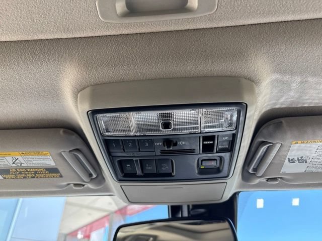 Used 2022 Toyota 4Runner Limited AWD/4WD image 22