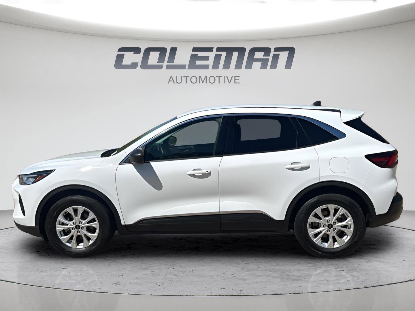 Used 2024 Ford Escape Active FWD image 2