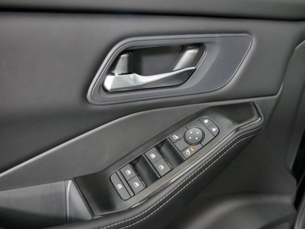 New 2026 Nissan Rogue SV AWD/4WD image 24