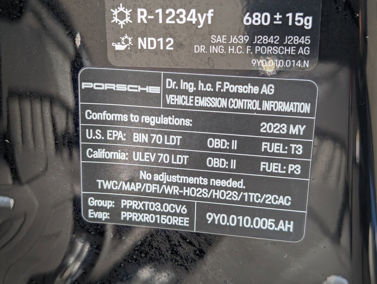 Used 2023 Porsche Cayenne Coupe image 34