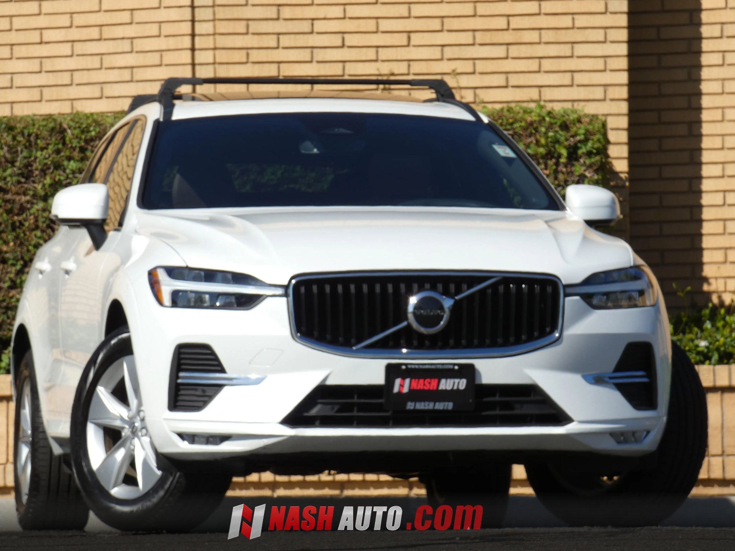 Used 2022 Volvo XC60 B5 Momentum AWD/4WD image 3