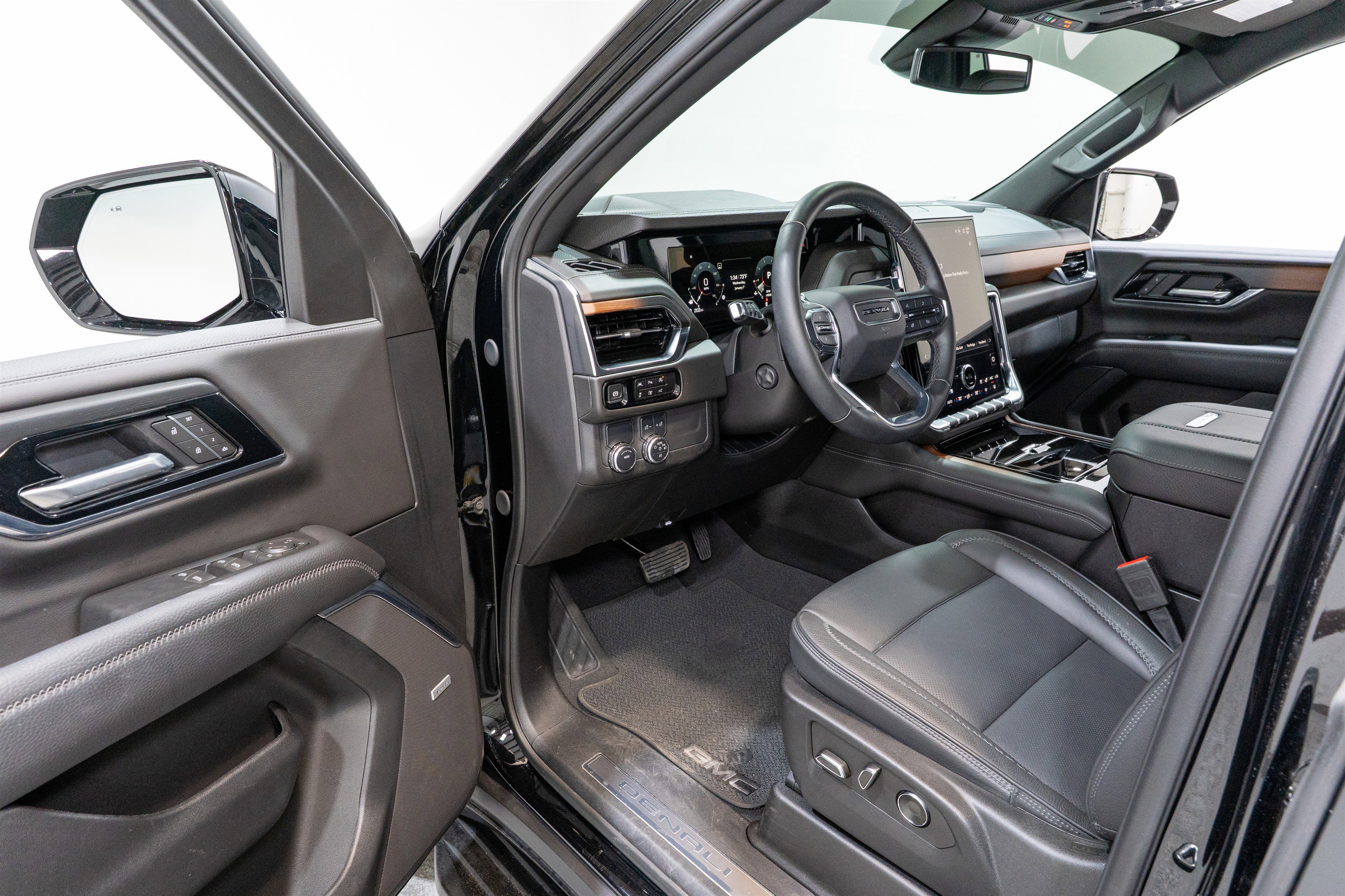 Used 2025 GMC Yukon Denali image 12