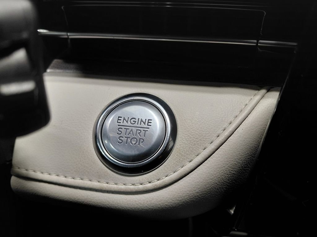 Used 2025 Lincoln Nautilus Premier image 31