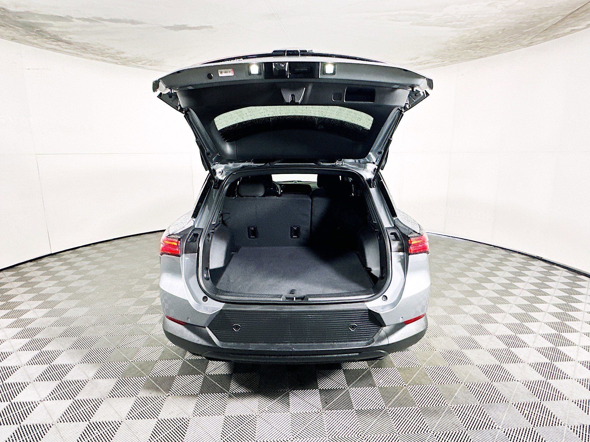 Used 2025 Chevrolet Equinox EV LT FWD image 30