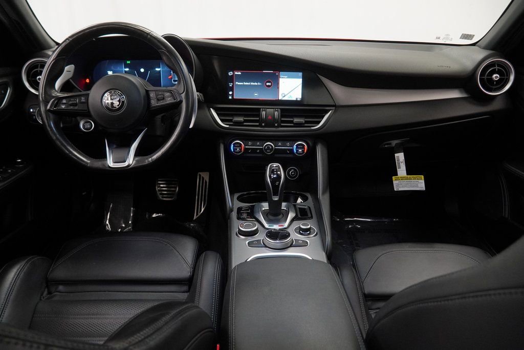 Used 2024 Alfa Romeo Giulia Veloce image 24