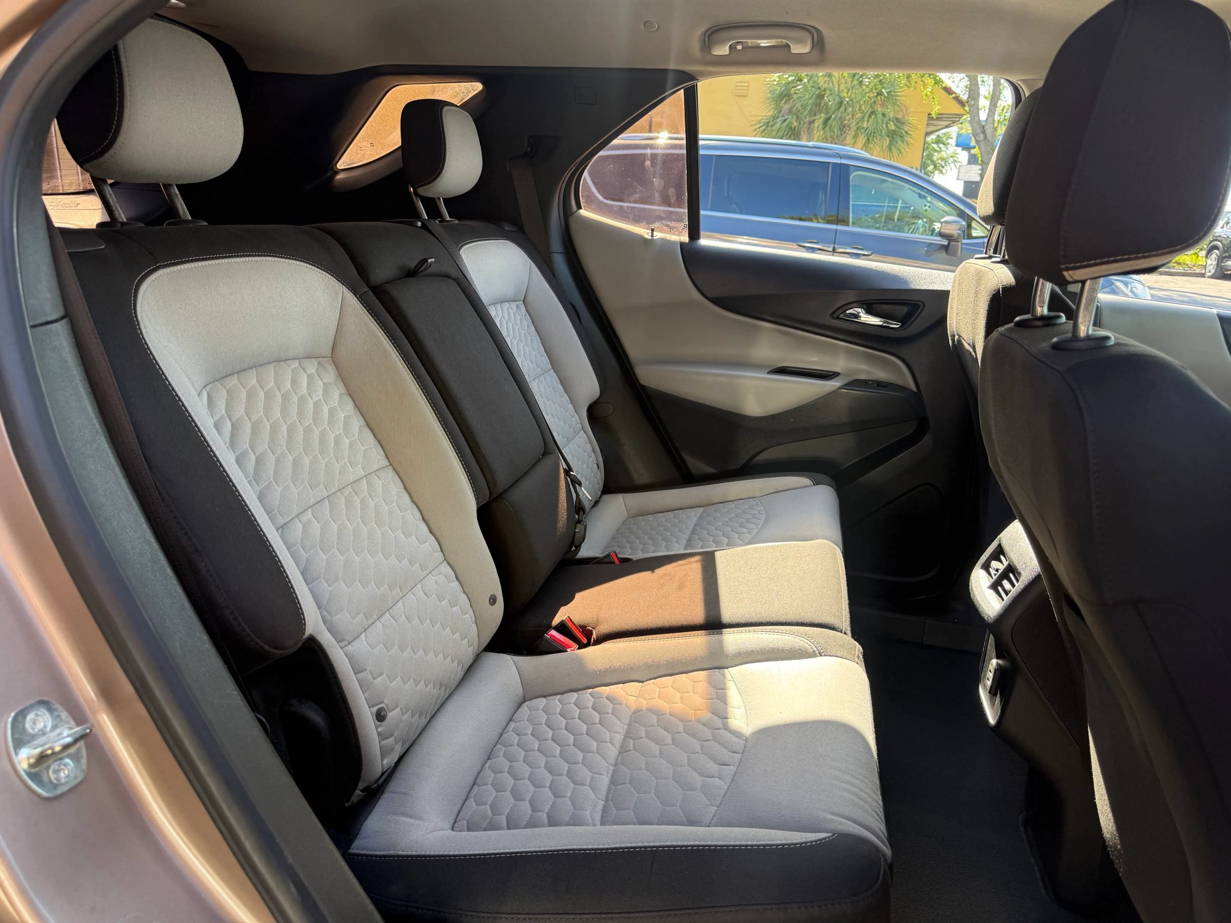 Used 2019 Chevrolet Equinox LS FWD image 15