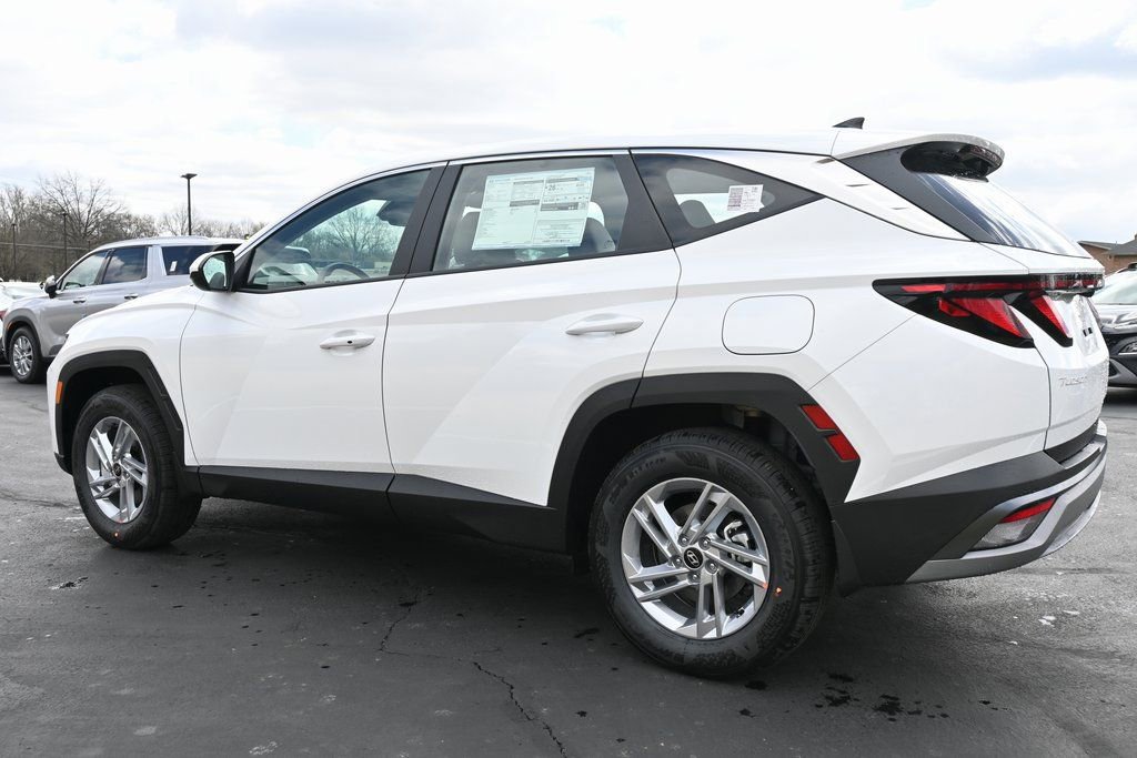 Used 2025 Hyundai Tucson SE AWD/4WD image 5