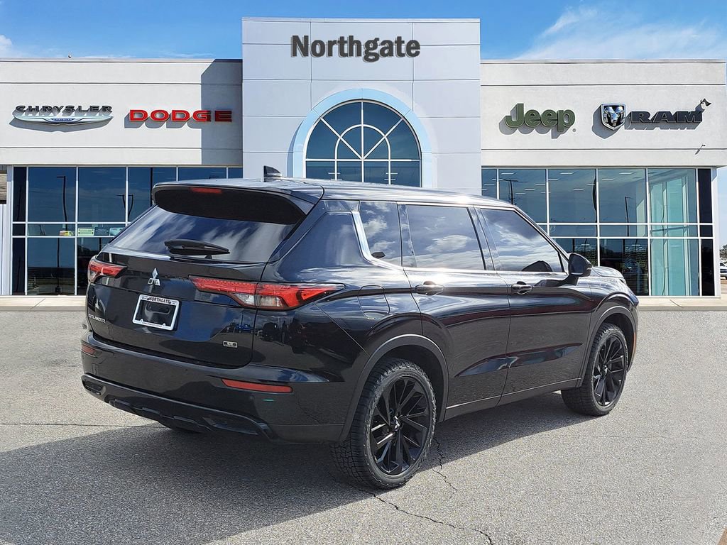 Used 2024 Mitsubishi Outlander SE image 4