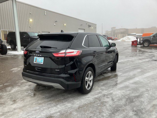 Used 2023 Ford Edge SEL w/ Convenience Package image 3