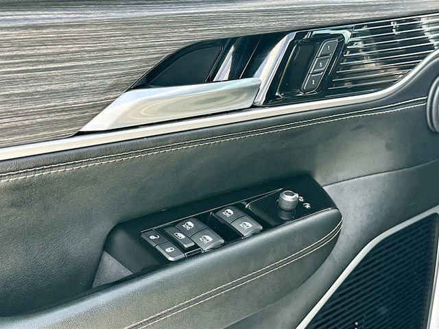 Used 2024 Jeep Wagoneer Series II w/ Flexible Seating Group image 18