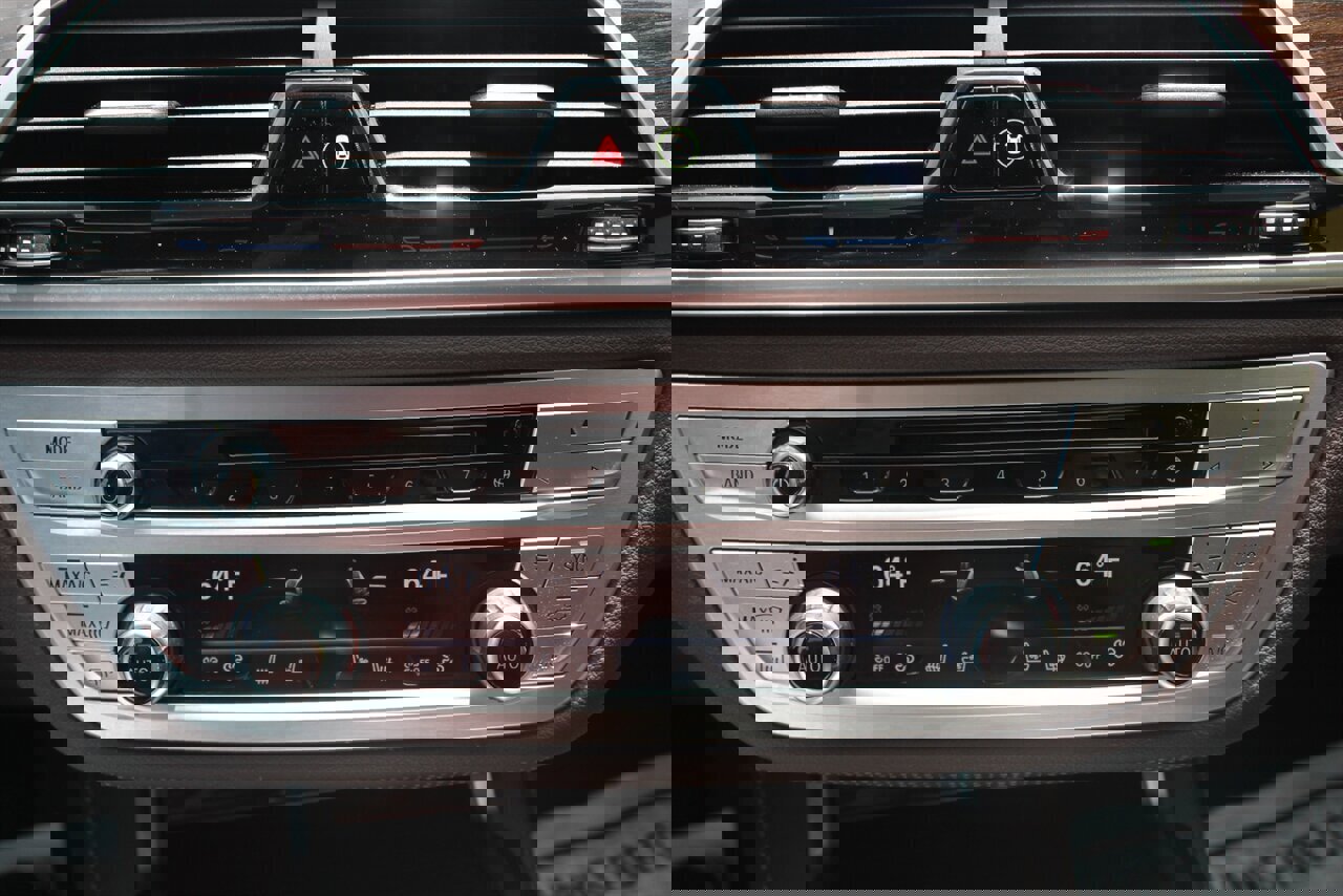 Used 2020 BMW 750i xDrive image 9