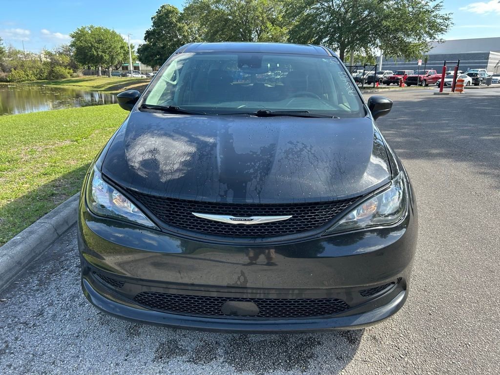 Used 2023 Chrysler Voyager LX FWD image 8