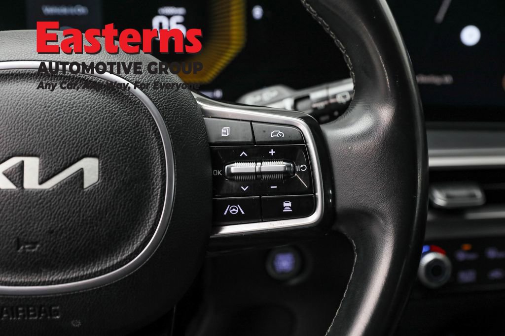 Used 2024 Kia Sorento S image 16