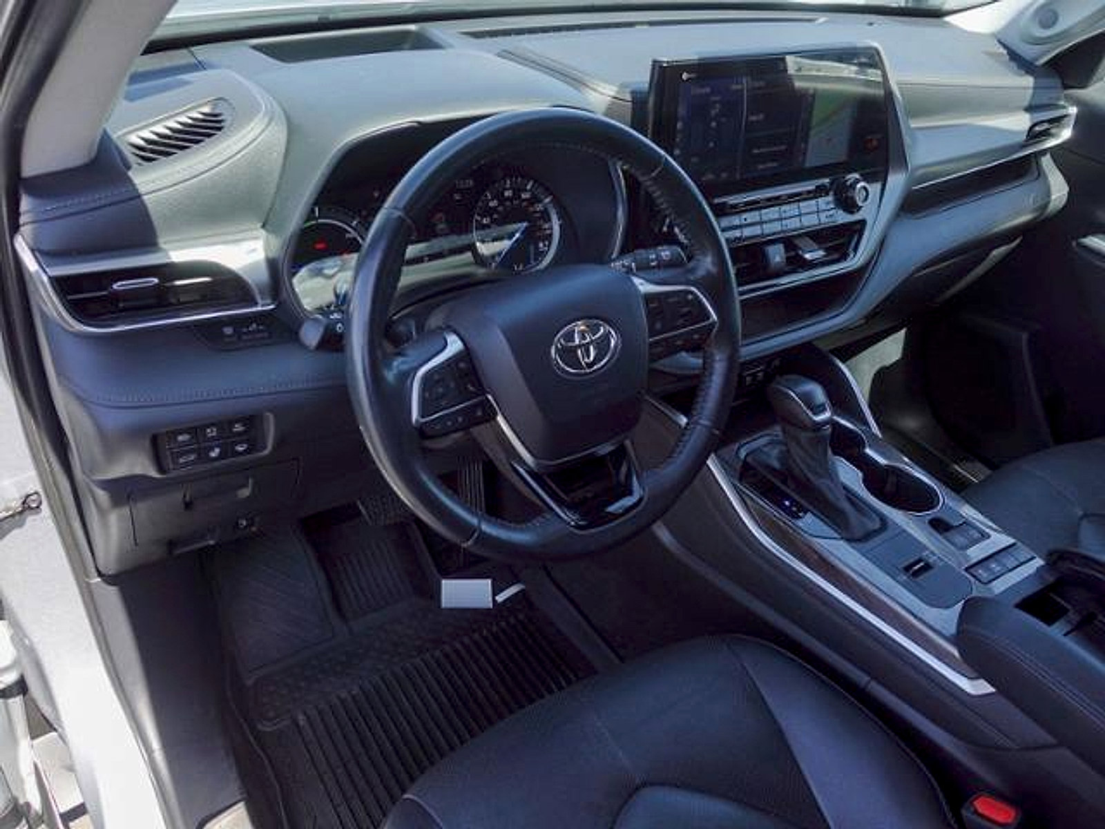 Certified 2021 Toyota Highlander Platinum FWD image 10