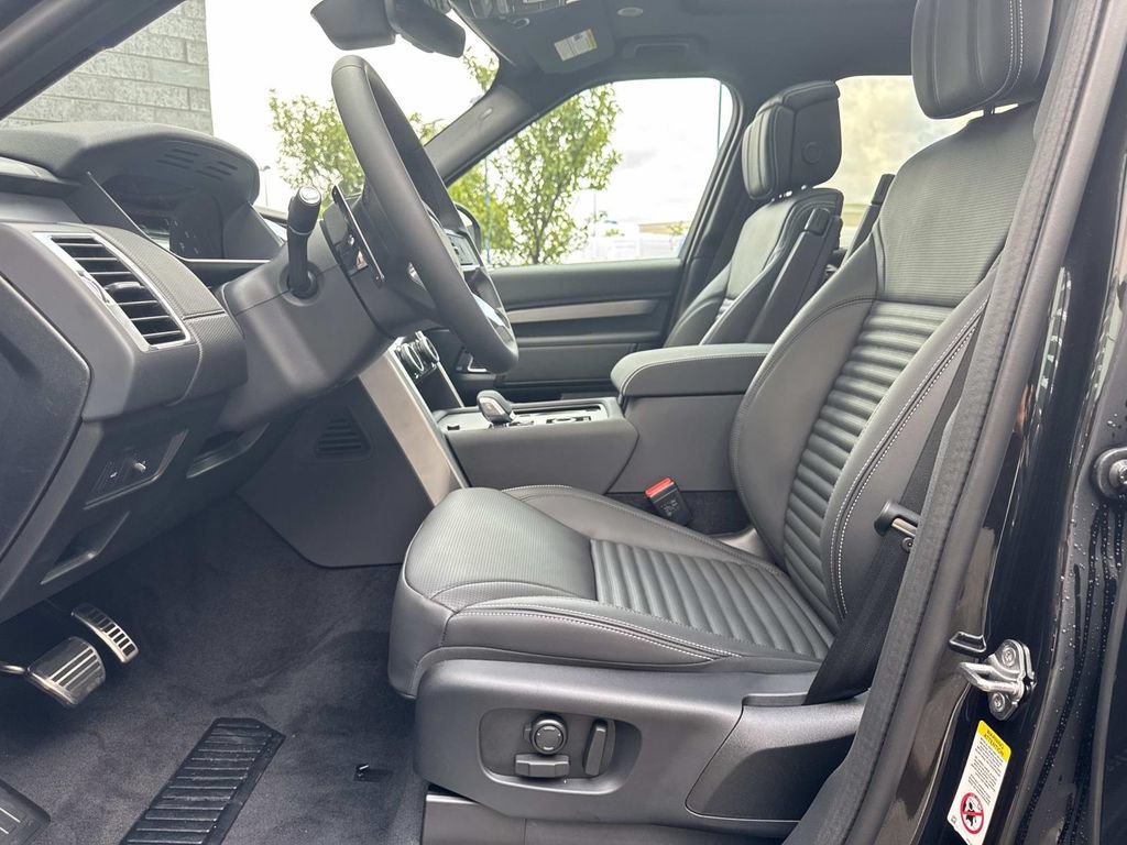 New 2026 Land Rover Discovery Dynamic SE AWD/4WD image 21