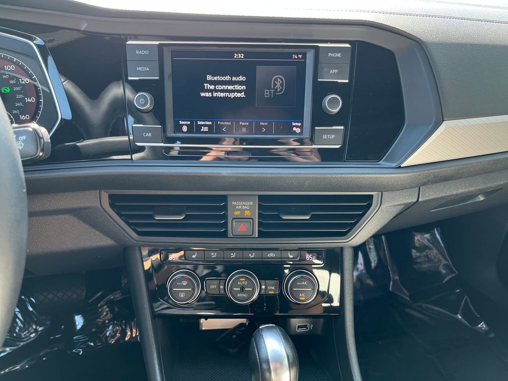 Used 2019 Volkswagen Jetta R-Line FWD image 18