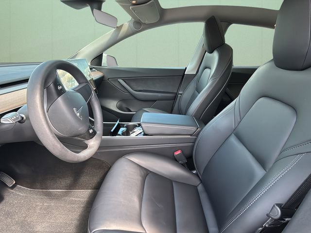 Used 2021 Tesla Model Y Long Range image 18