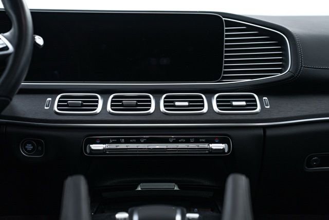 Used 2025 Mercedes-Benz GLS 450 4MATIC image 19