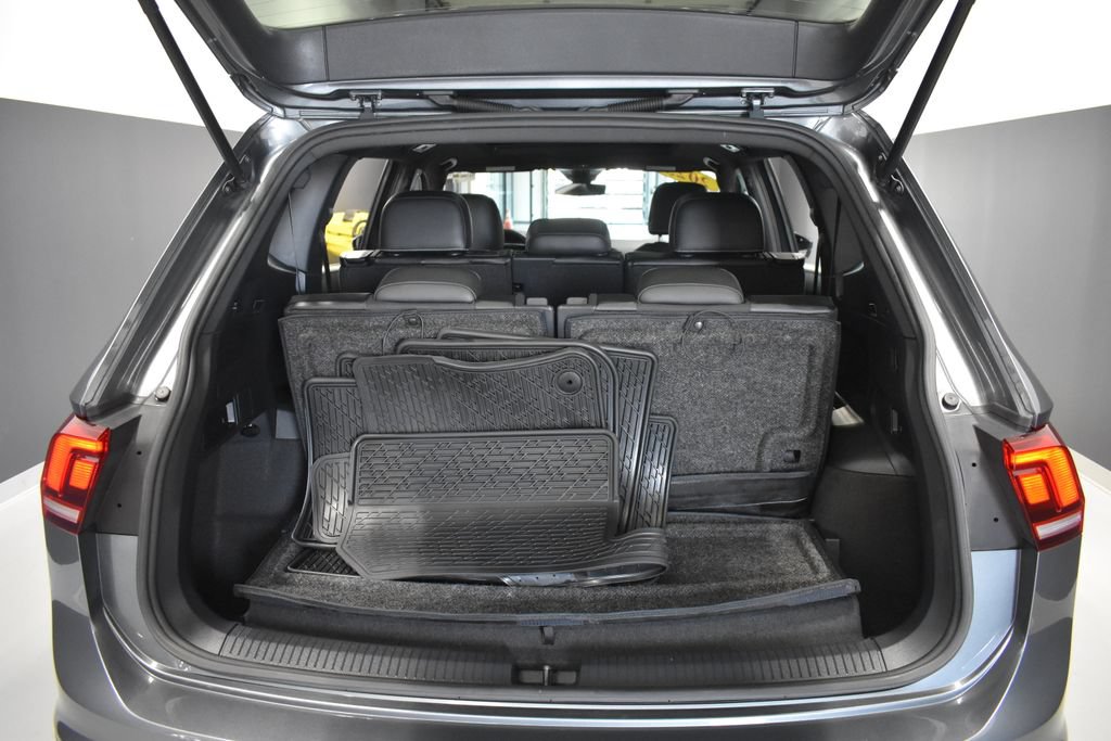 Used 2023 Volkswagen Tiguan SE R-Line FWD image 33