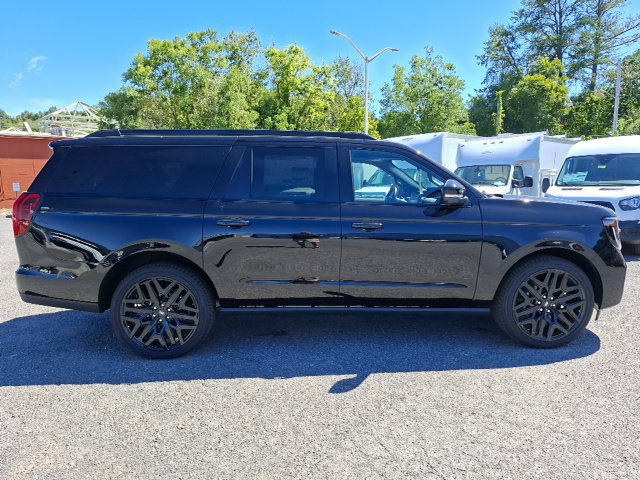 New 2027 Ford Expedition Max Platinum w/ Stealth Performance Package AWD/4WD image 2
