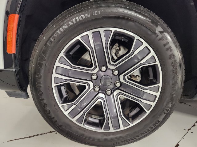 Used 2024 Jeep Wagoneer L Series II w/ Flexible Seating Group RWD image 10