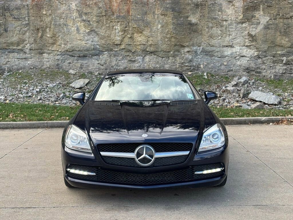 Used 2015 Mercedes-Benz SLK 250 2015 MERCEDES-BENZ SLK 250 image 9