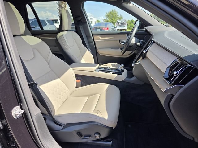 Used 2025 Volvo XC90 B5 Core AWD/4WD image 17