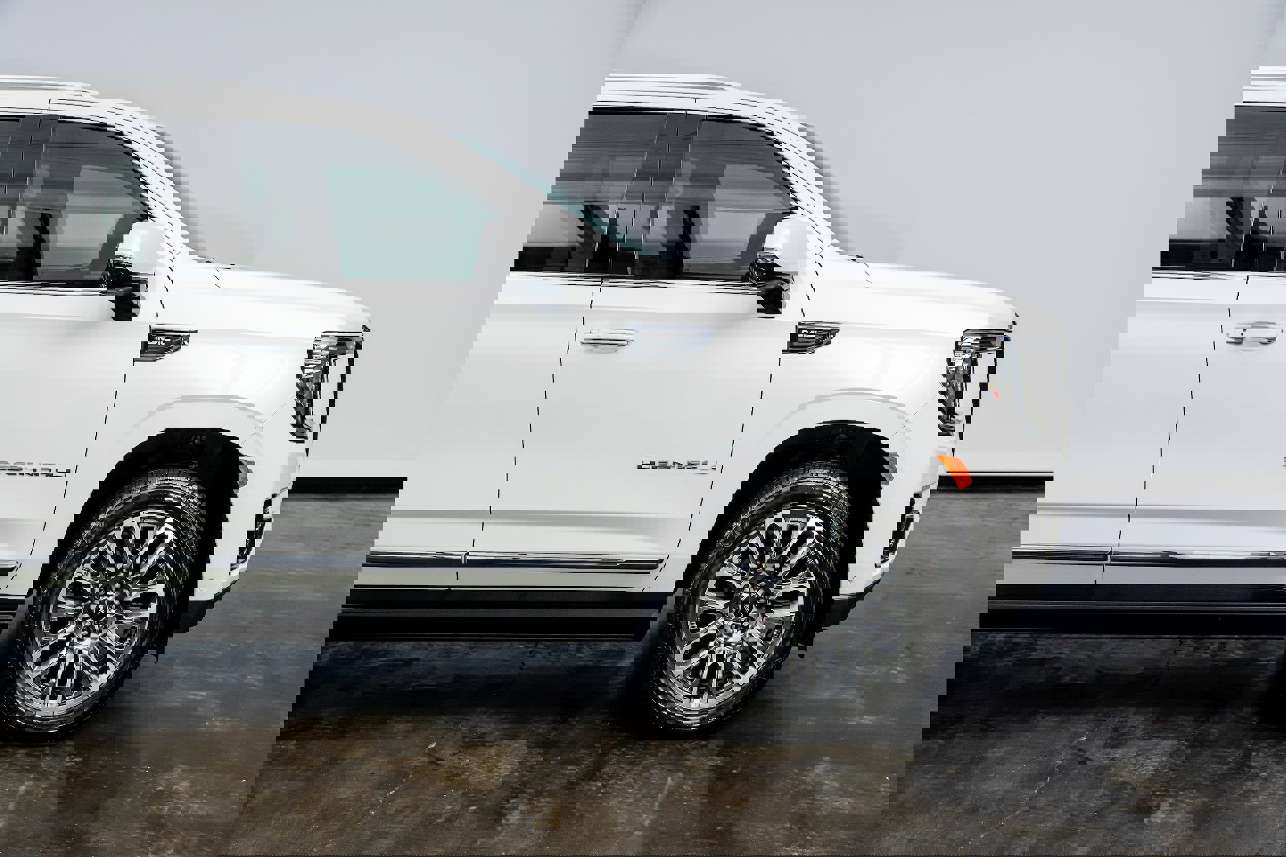 Used 2023 GMC Yukon XL Denali Ultimate image 25