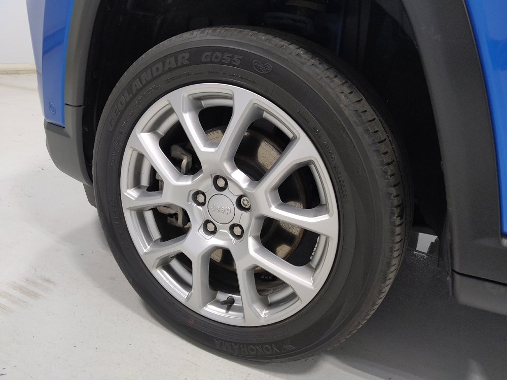Used 2023 Jeep Compass Latitude AWD/4WD image 31