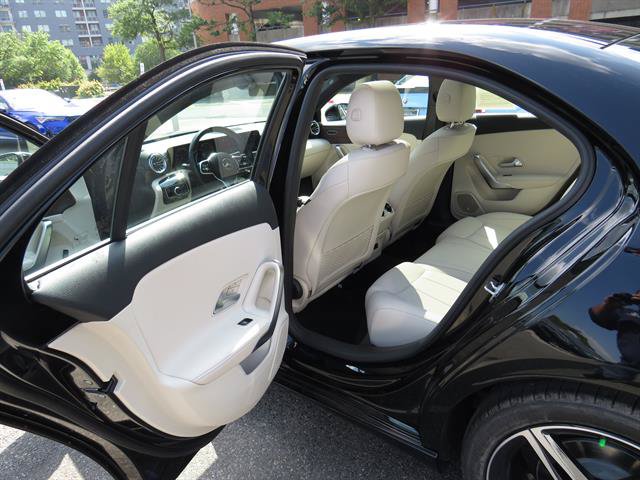 Certified 2022 Mercedes-Benz A 220 4MATIC image 20