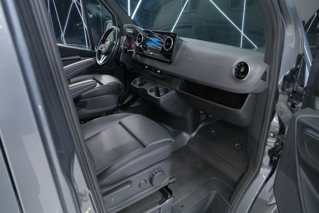 Used 2021 Mercedes-Benz Sprinter 2500 image 58
