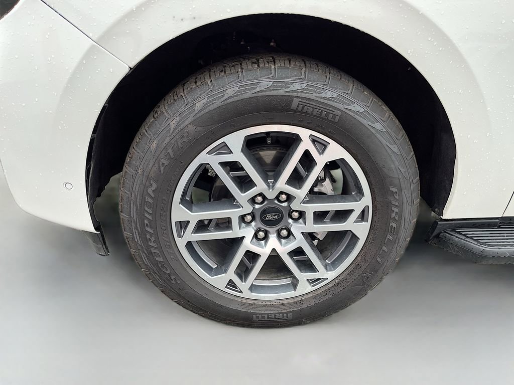 Used 2025 Ford Expedition Active AWD/4WD image 34