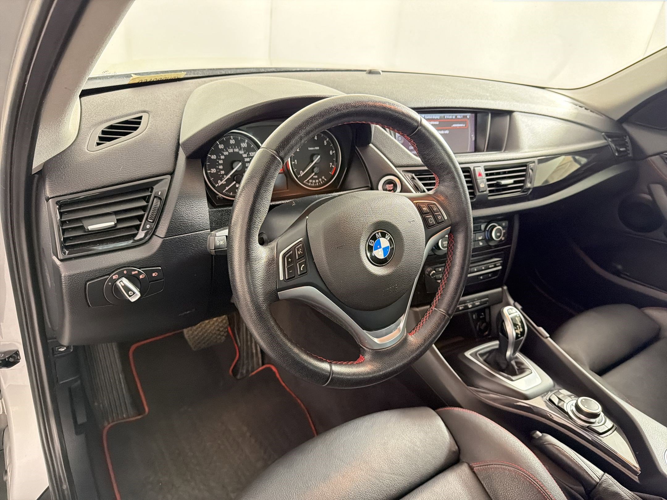 Used 2013 BMW X1 xDrive28i w/ Premium Pkg AWD/4WD image 4