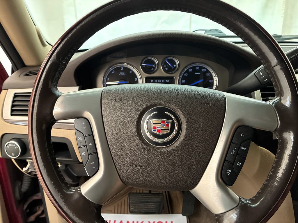 Used 2010 Cadillac Escalade Premium AWD/4WD image 12