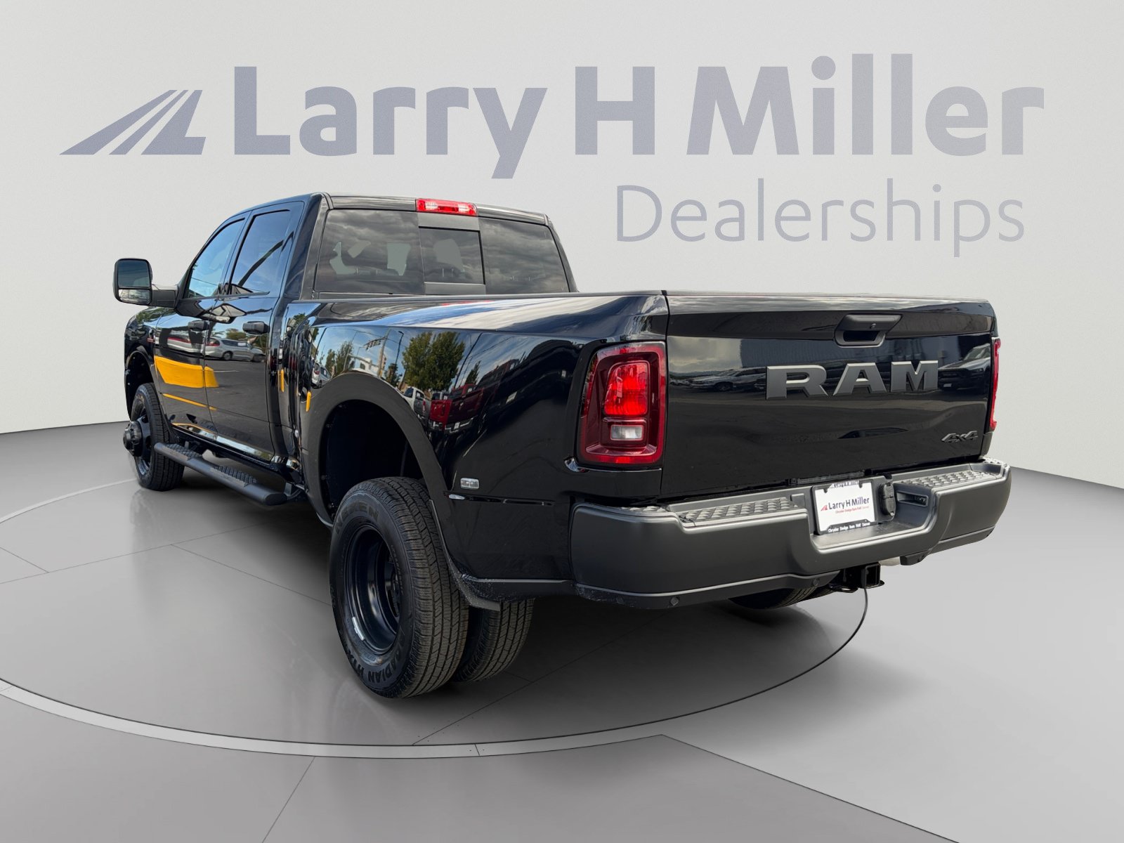 New 2027 RAM 3500 Laramie AWD/4WD image 3