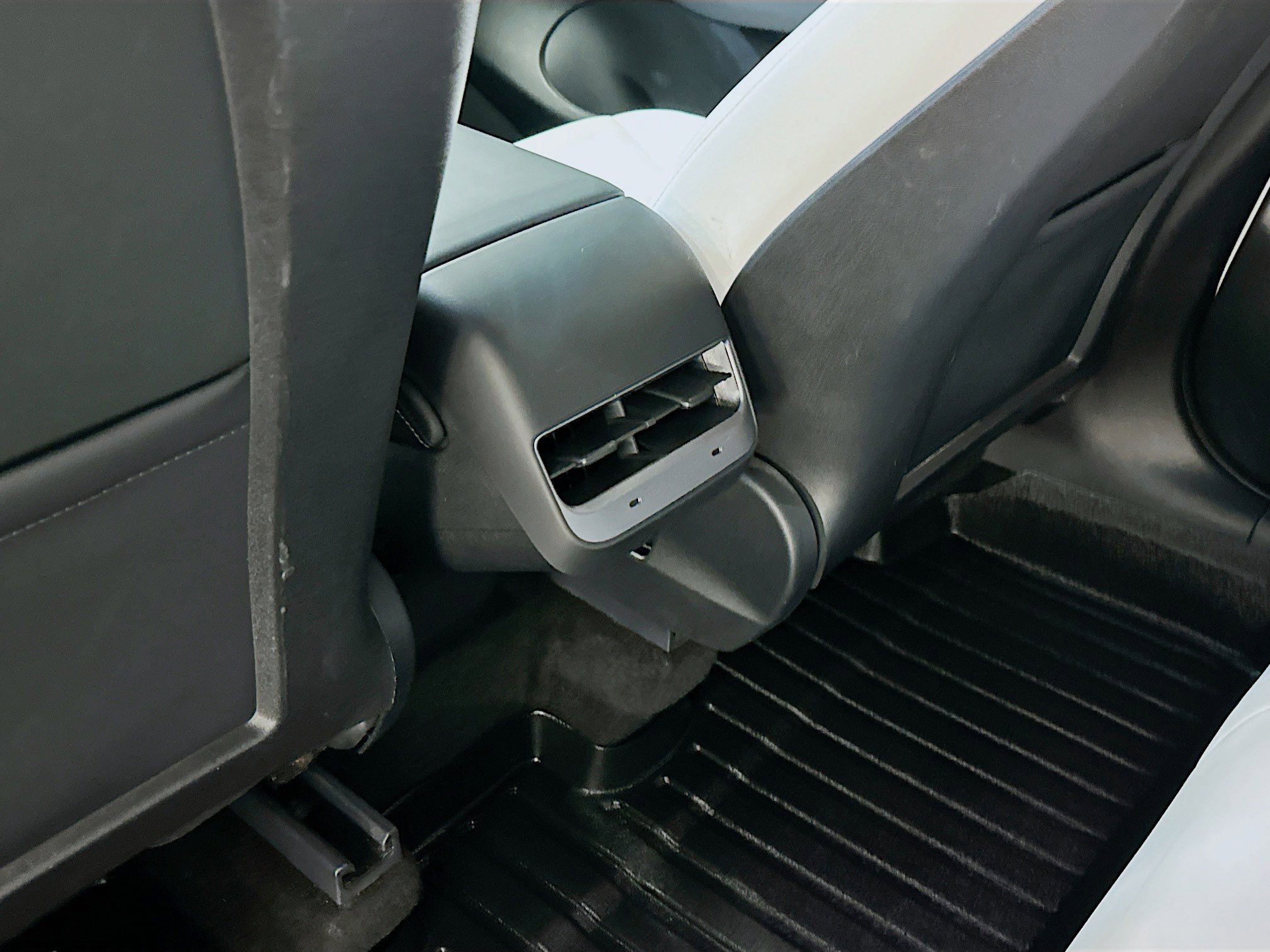 Used 2021 Tesla Model Y Long Range AWD/4WD image 27