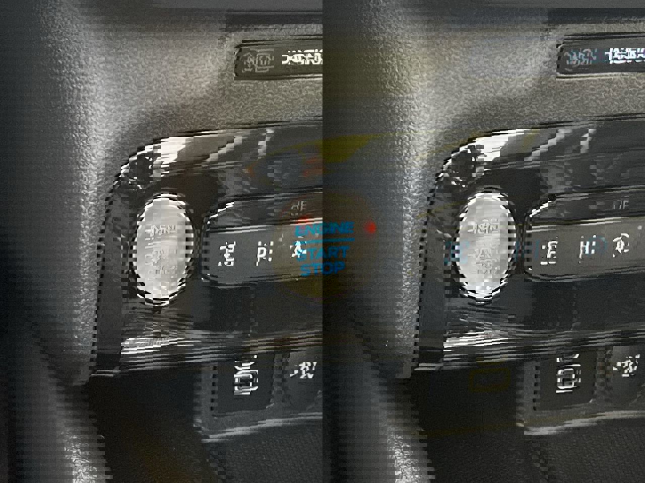 Certified 2024 Ford Escape Platinum w/ Premium Technology Package image 22