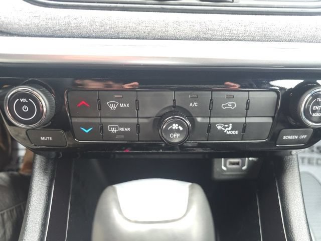 Certified 2024 Jeep Compass Latitude w/ Sun and Sound Group AWD/4WD image 23