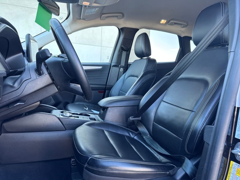 Used 2024 Ford Escape Platinum image 10