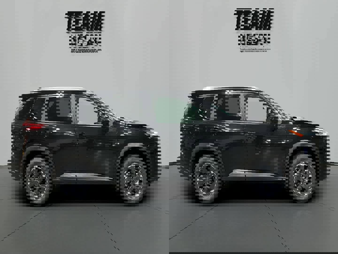 Used 2025 Nissan Rogue SV image 7