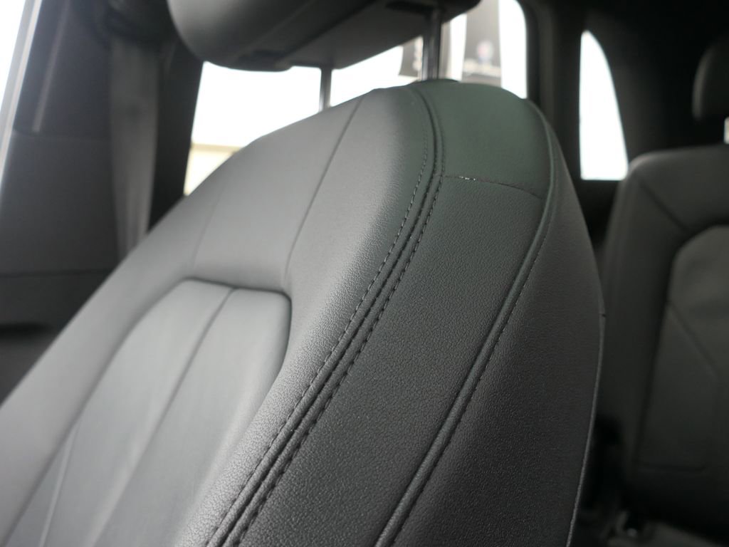 Used 2024 Audi Q3 2.0T Premium image 12