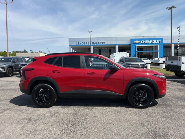 New 2026 Chevrolet Trax LT w/ Sunroof Package FWD image 2