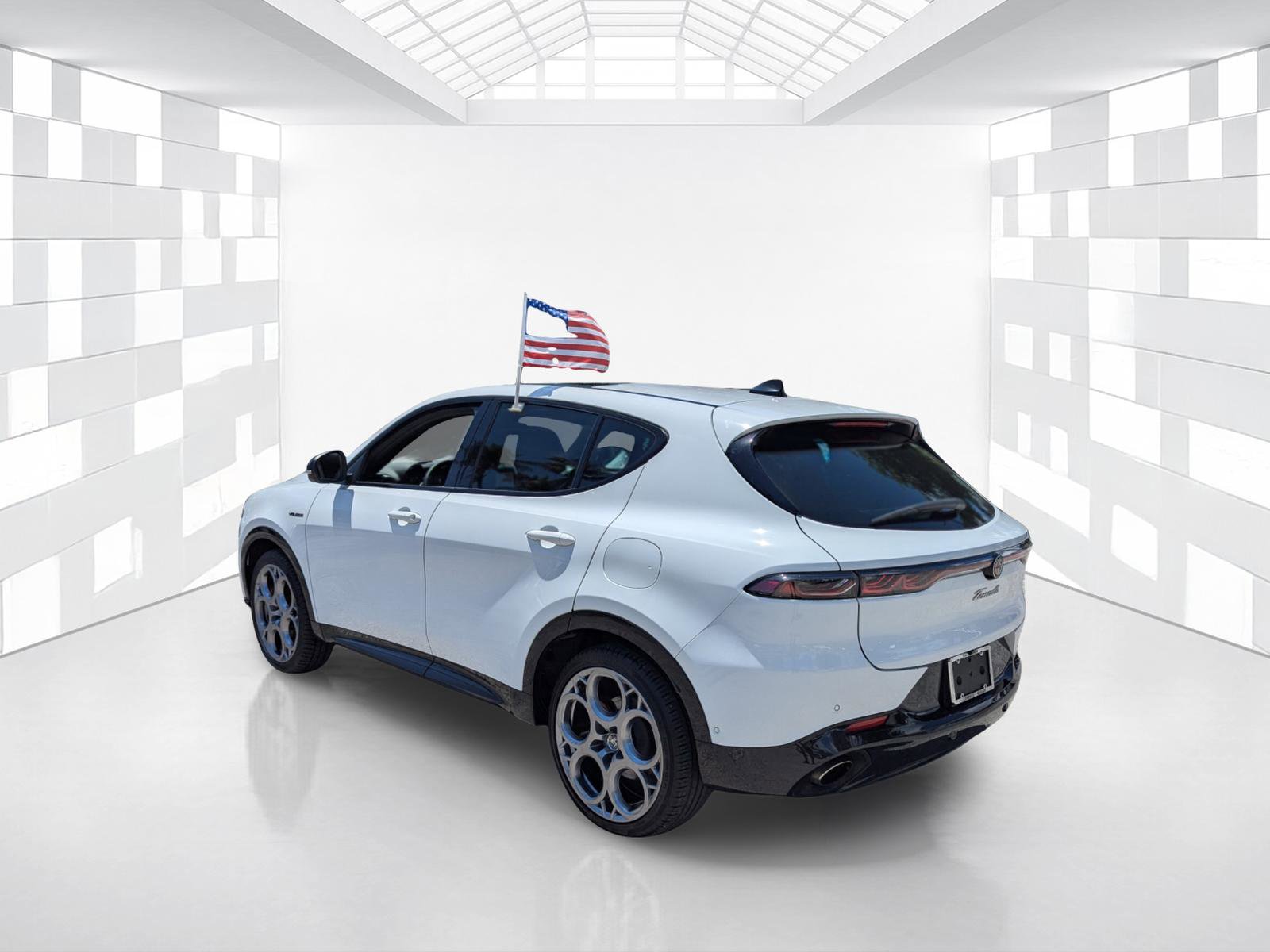 Used 2024 Alfa Romeo Tonale Veloce w/ Active Assist Package AWD/4WD image 5