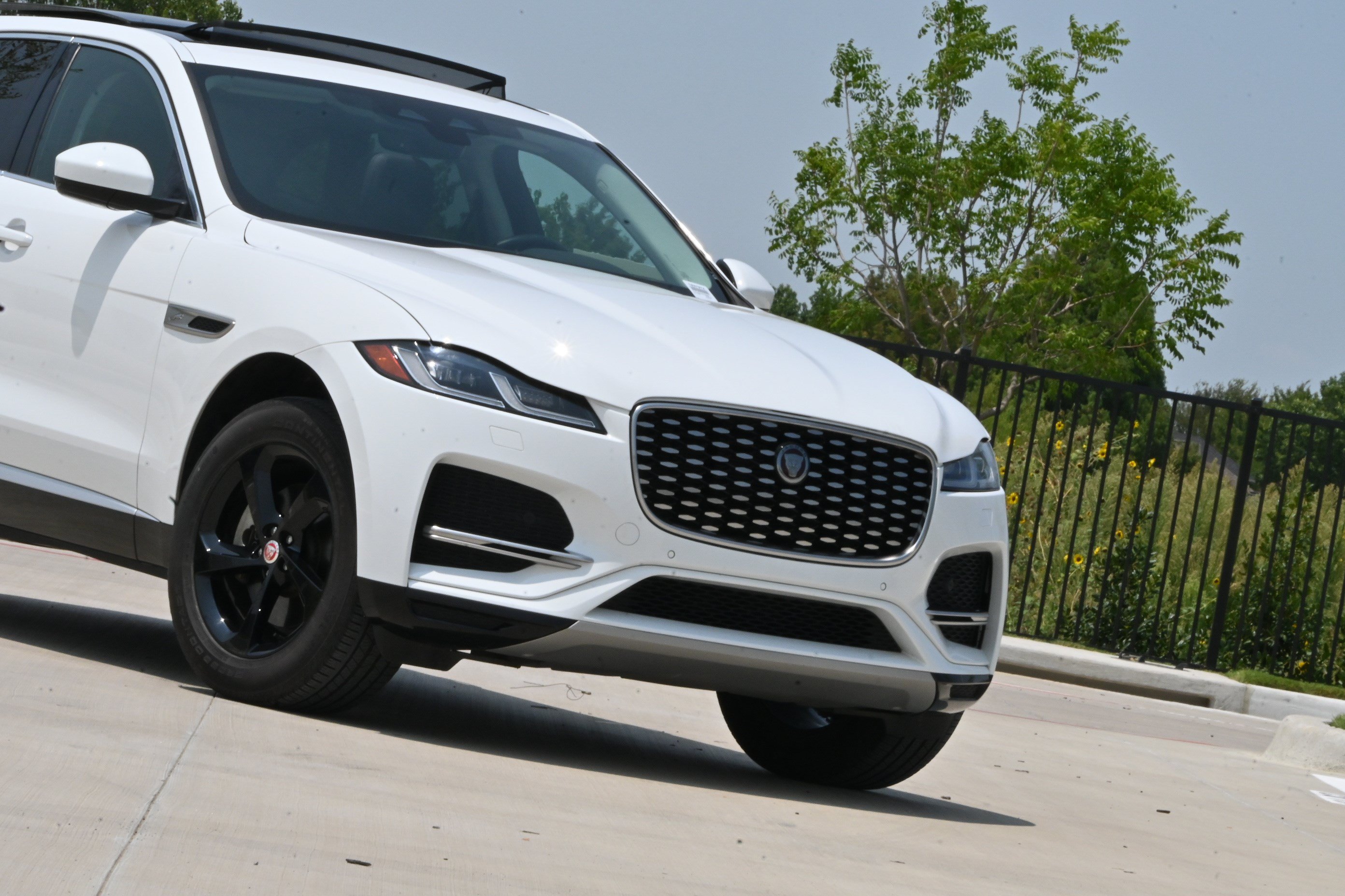 Used 2022 Jaguar F-PACE AWD/4WD image 43