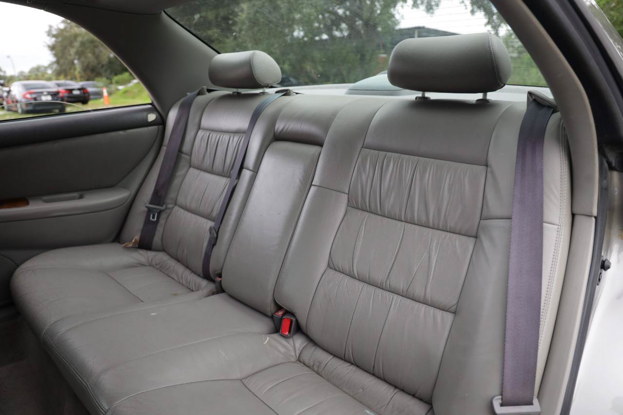 Used 1998 Lexus ES 330 w/ Leather Trim Pkg FWD image 8