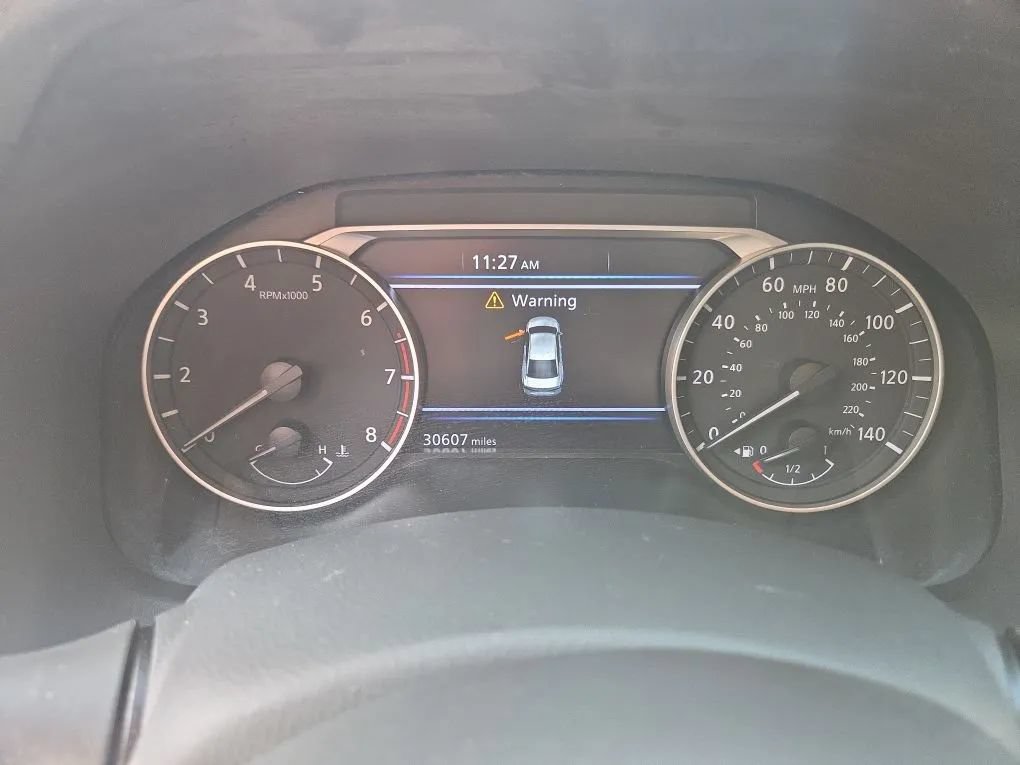 Used 2023 Nissan Altima 2.5 SV AWD/4WD image 6