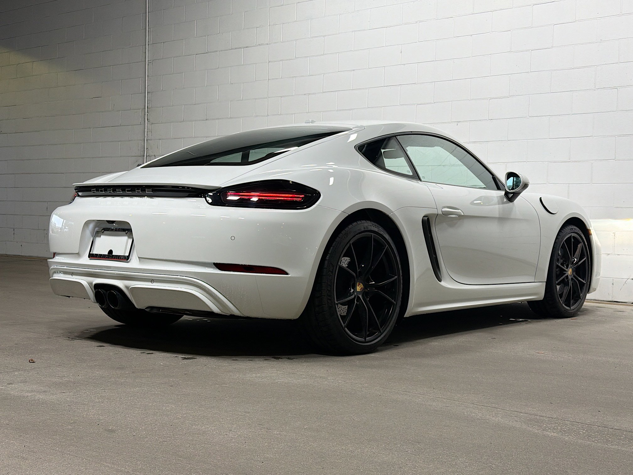 Used 2024 Porsche 718 Cayman image 7