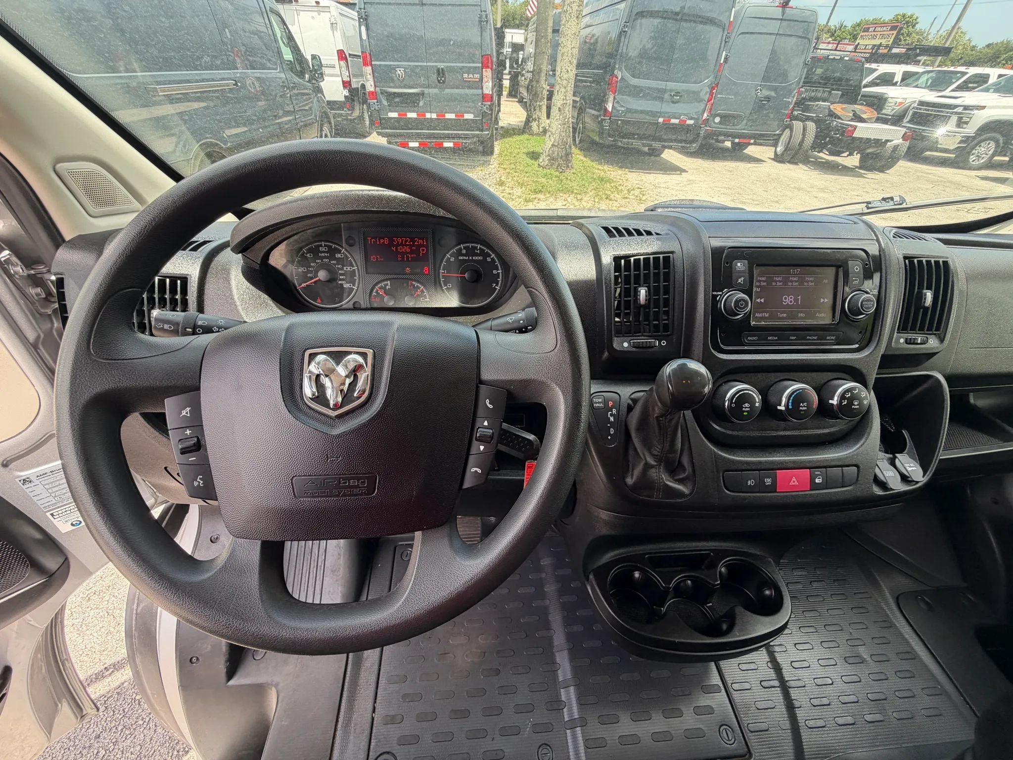 Used 2020 RAM ProMaster 2500 w/ Premium Appearance Group FWD image 14