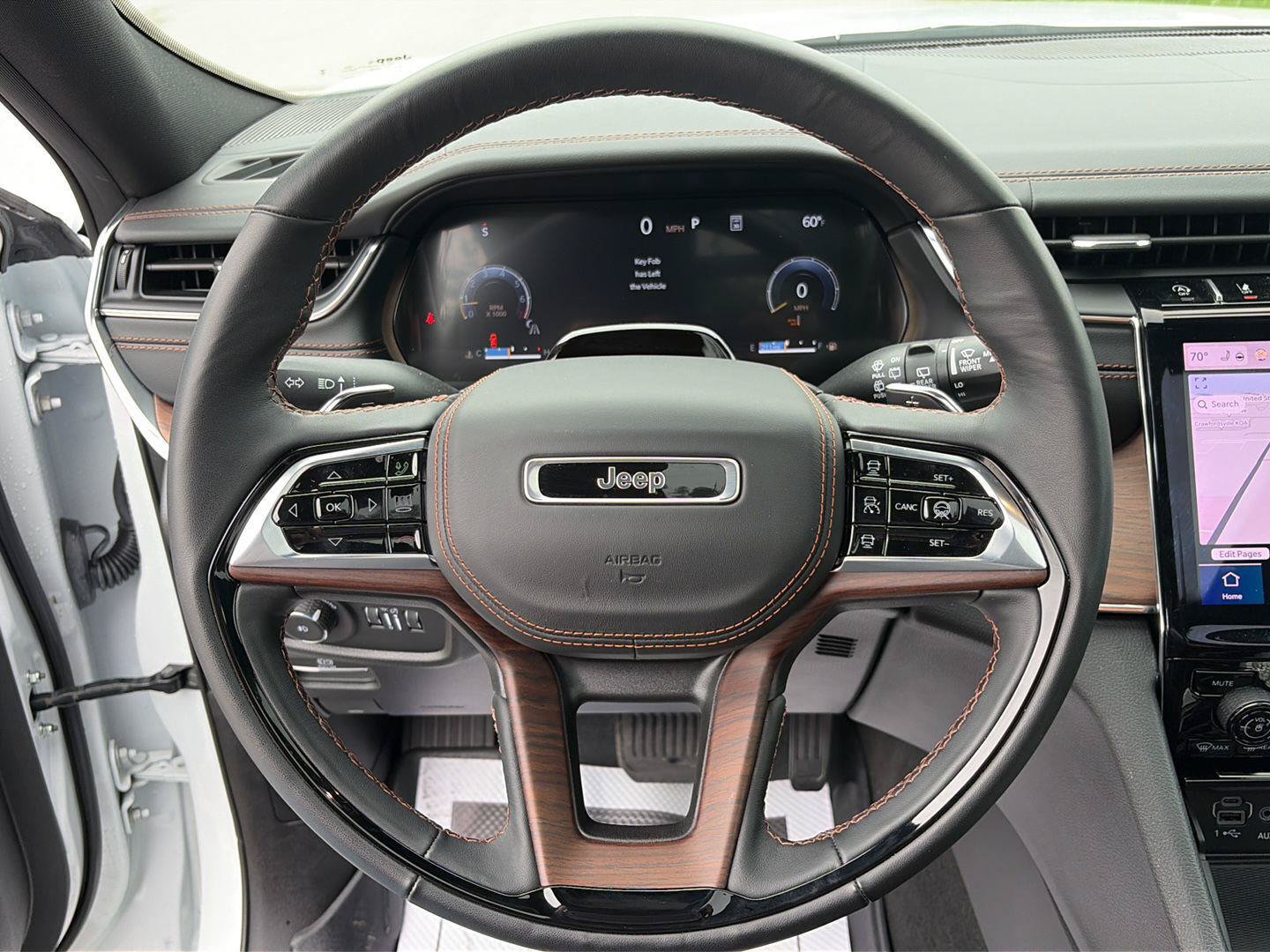 Used 2025 Jeep Grand Cherokee L Summit w/ Advanced Protech Group IV AWD/4WD image 22